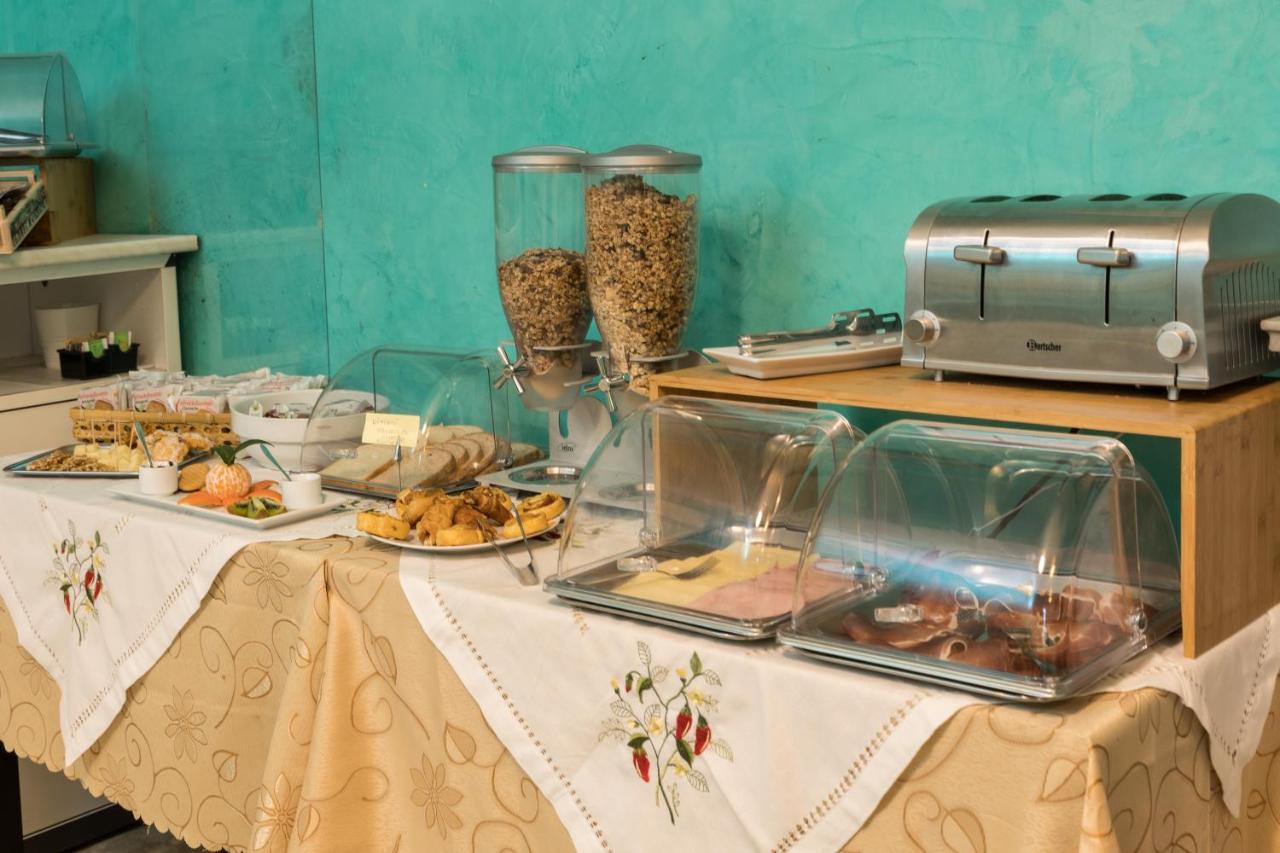 Locanda Dei Fiori Pistoia Bagian luar foto