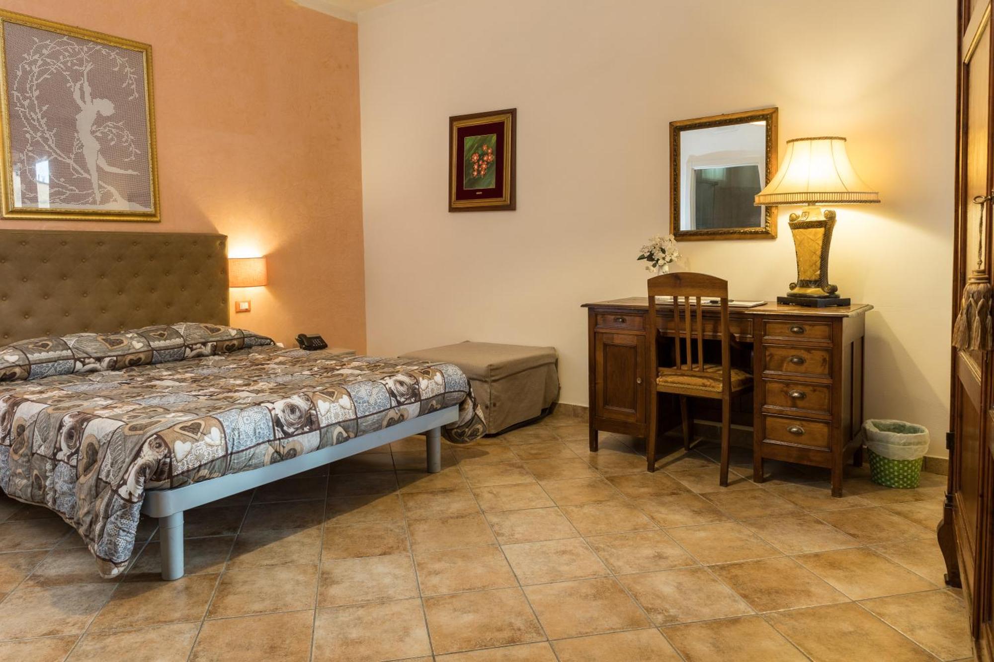 Locanda Dei Fiori Pistoia Bagian luar foto
