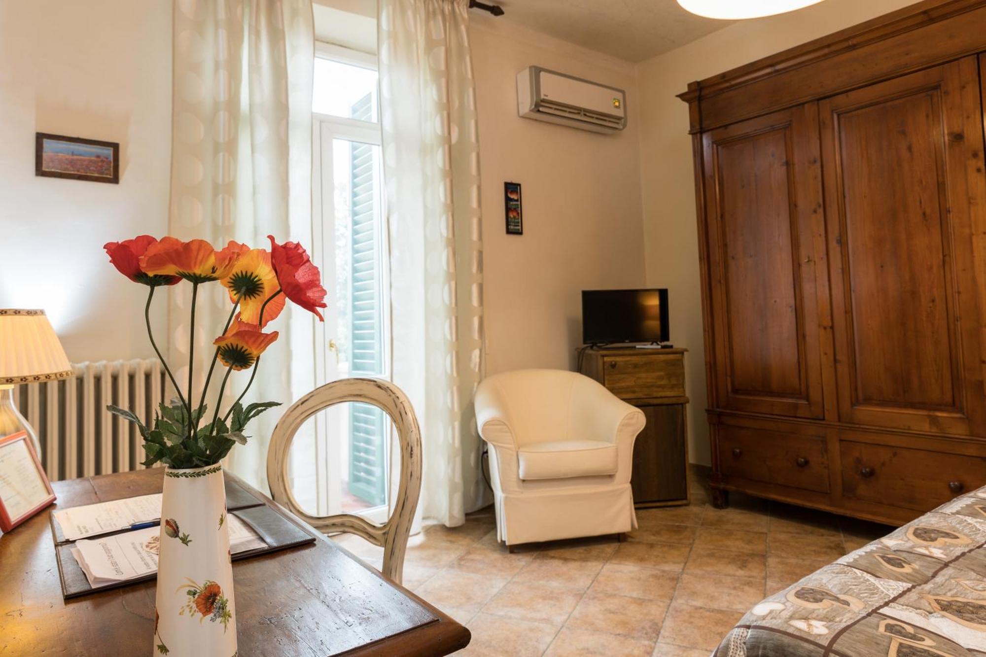 Locanda Dei Fiori Pistoia Bagian luar foto