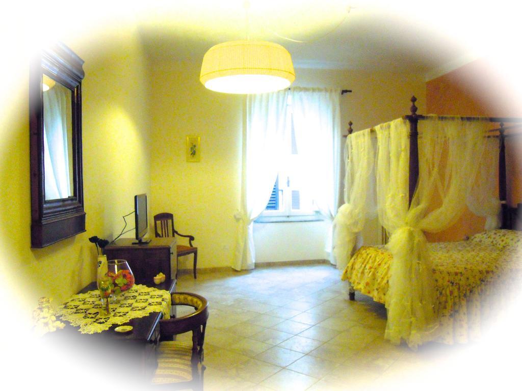 Locanda Dei Fiori Pistoia Ruang foto