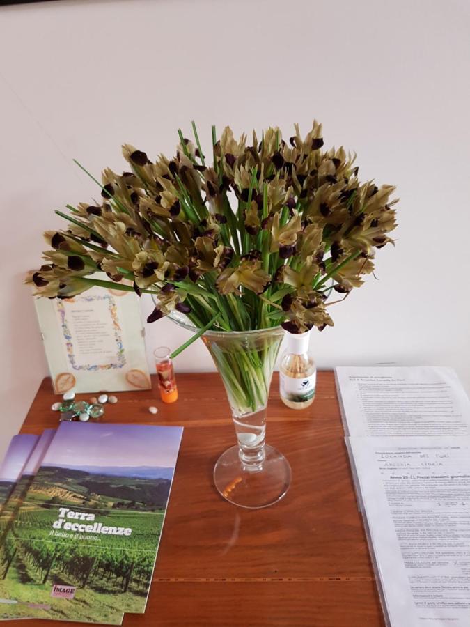 Locanda Dei Fiori Pistoia Bagian luar foto